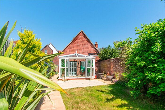 3 Bedroom Terraced House For Sale In Prancing Horse Close, Thatcham, Berkshire, RG18