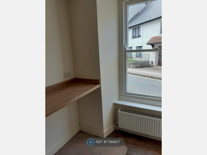 1 Bedroom Flat To Rent In Drew Street, Brixham, TQ5