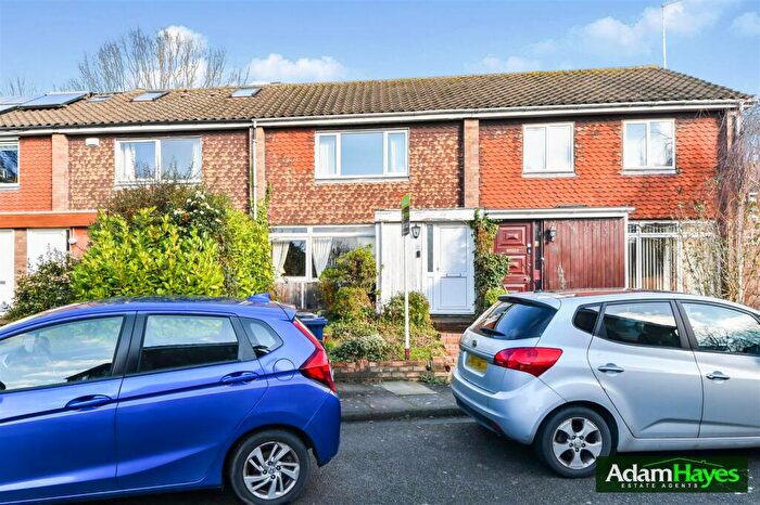 2 Bedroom Terraced House For Sale In Heath View, East Finchley, N2