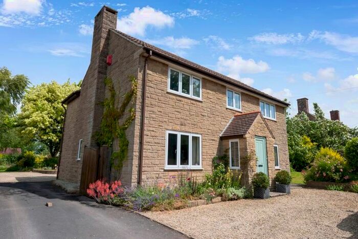 4 Bedroom Detached House For Sale In Clanville, Castle Cary, BA7