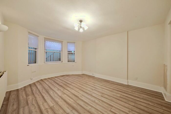1 Bedroom Flat To Rent In Comeragh Road, London, Greater London, W14