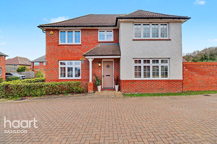 4 Bedroom Detached House For Sale In Sellars Way, Basildon, SS15