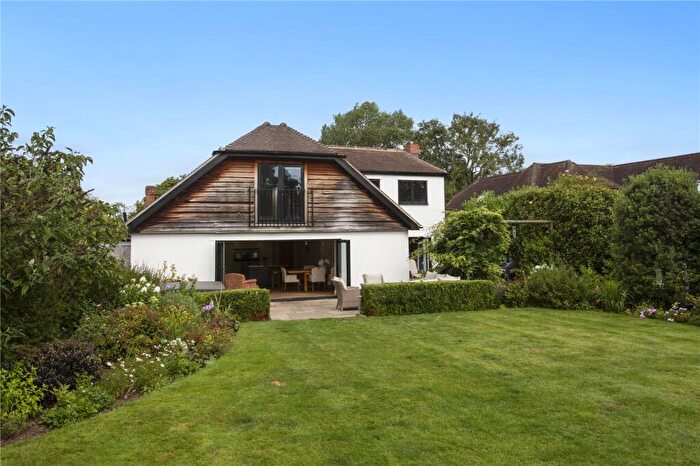 5 Bedroom Detached House For Sale In Park View, Bookham, KT23