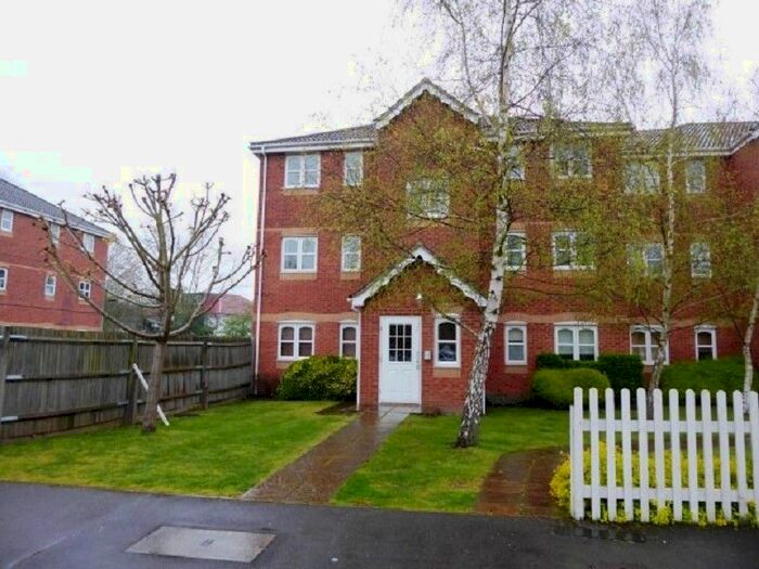 1 Bedroom Flat To Rent In Woodfield Road, Thames Ditton, Surrey., KT7