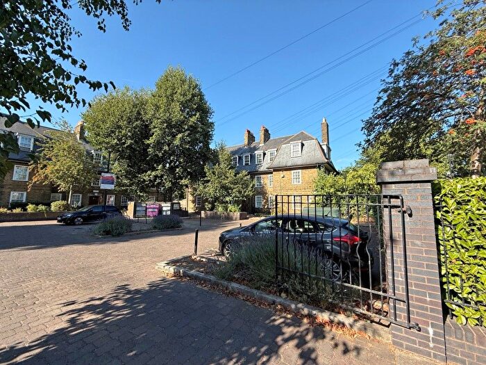 2 Bedroom Flat For Sale In B Thermopylae Gate, London, E14