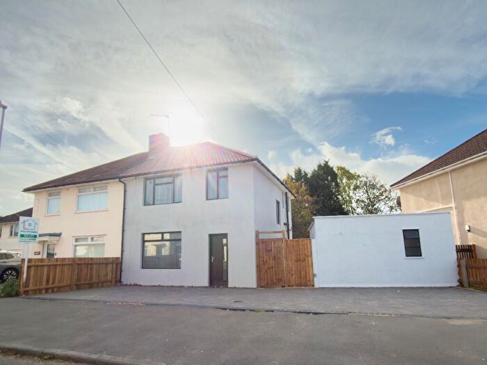 3 Bedroom Semi-Detached House To Rent In Peverel Road, Cambridge, CB5