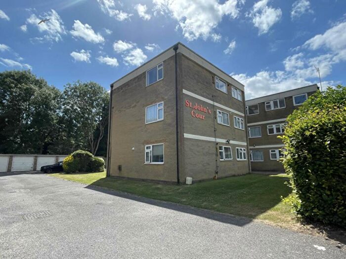 2 Bedroom Flat To Rent In St Johns Court, Penstone Park, Lancing, BN15