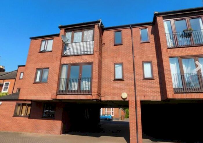 1 Bedroom Flat To Rent In Vernon Terrace, Northampton, NN1