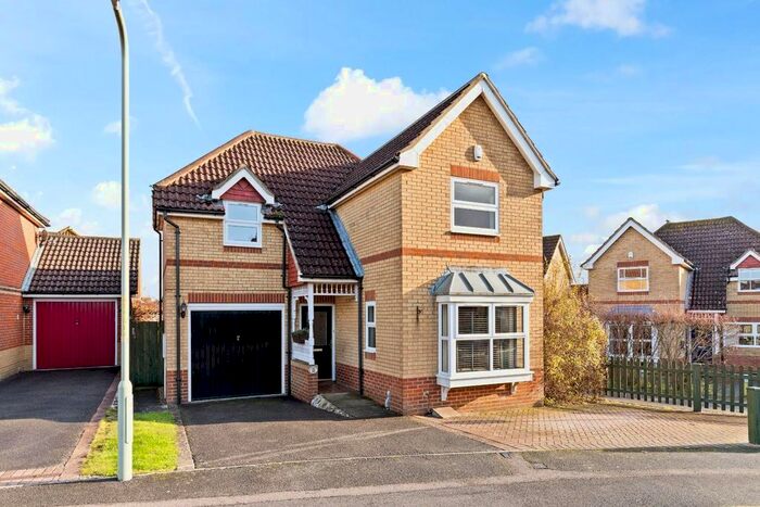 3 Bedroom Detached House To Rent In Dunnock Road, Kennington, Ashford TN25