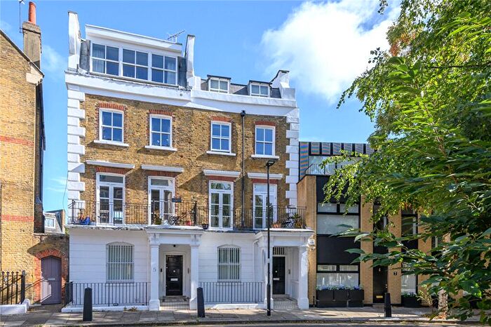 2 Bedroom Apartment For Sale In Oakley Crescent, Islington, London, EC1V