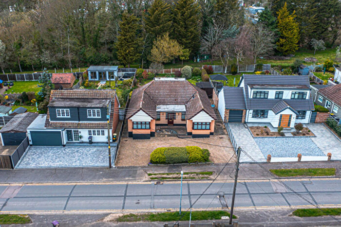 4 Bedroom Detached Bungalow For Sale In Rayleigh Avenue, Leigh-on-sea, SS9