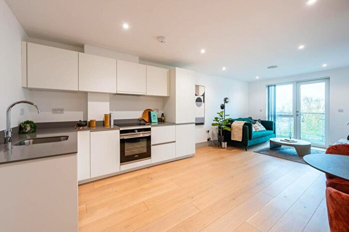 1 Bedroom Flat To Rent In Zenith House, , Wood Green, London, N15
