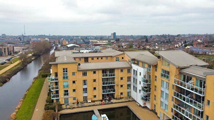 2 Bedroom Apartment To Rent In Lockside Marina, Chelmsford, CM2