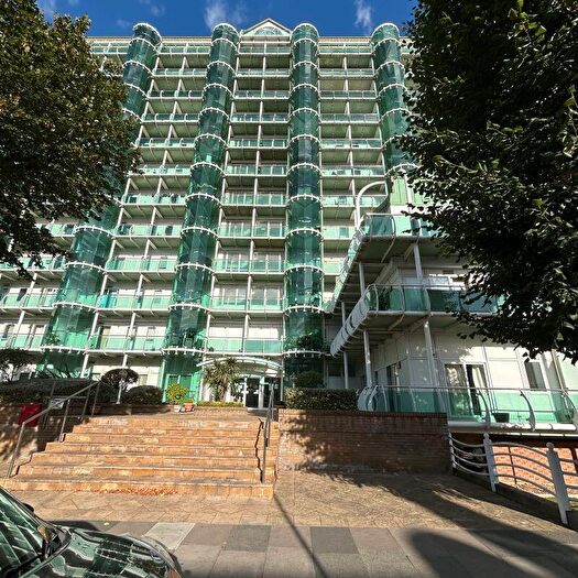 2 Bedroom Flat For Sale In Flat Tower Point, Sydney Road, Enfield, Middlesex, EN2