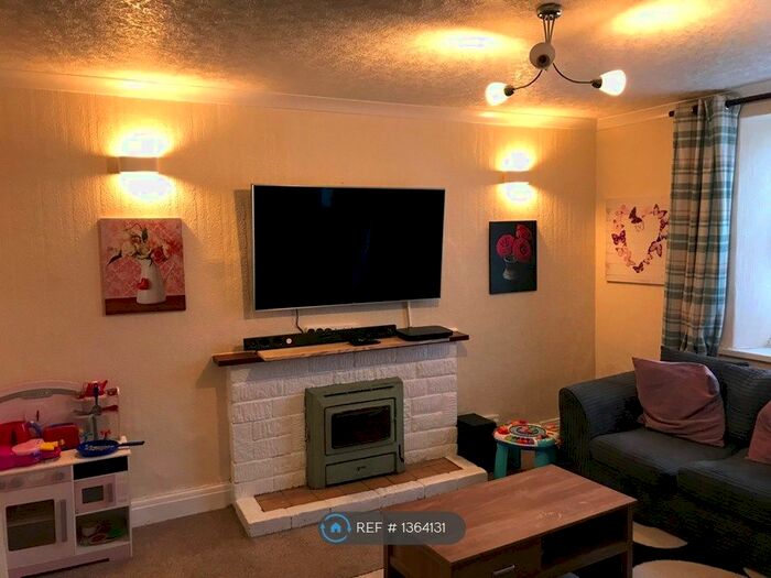 4 Bedroom Semi-Detached House To Rent In Broadway, Laugharne, Carmarthen, SA33