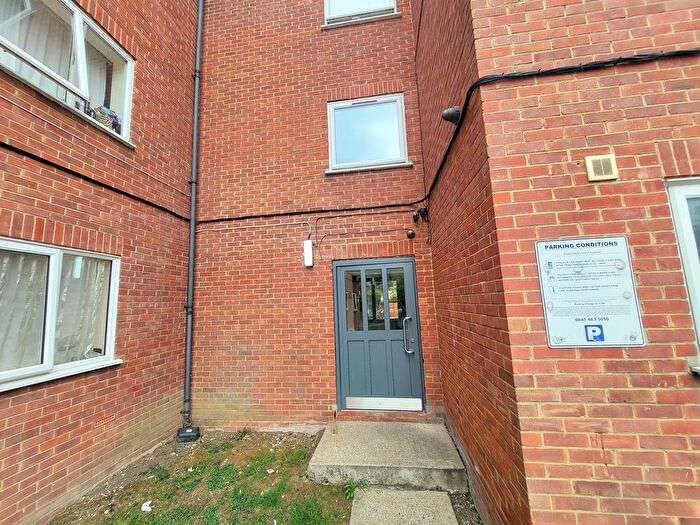 1 Bedroom Flat To Rent In Gurney Close, Barking, IG11