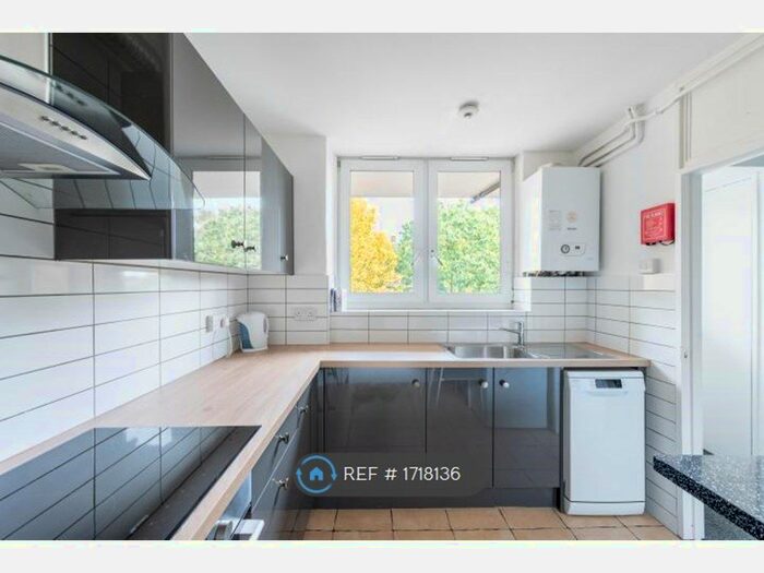 4 Bedroom Flat To Rent In Fownes Street, London, SW11