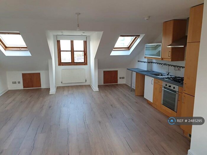 Studio To Rent In Penge Road, South Norwood, SE25