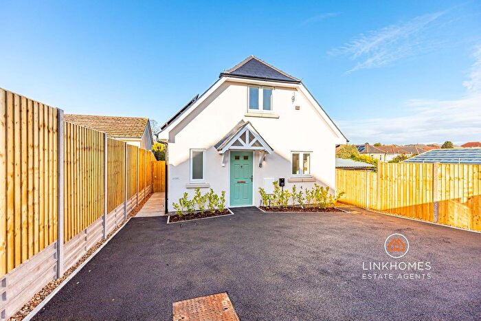 2 Bedroom Detached House For Sale In Granville Road, Poole, BH12