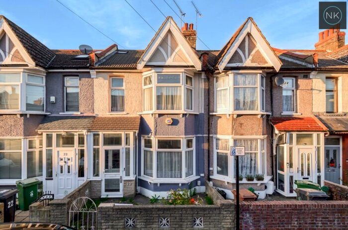 4 Bedroom Terraced House To Rent In Westward Road, Chingford, London, E4