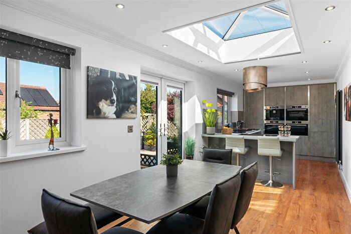4 Bedroom Detached Bungalow For Sale In Ivy Meadow, Burton Pidsea, HU12