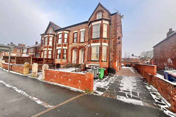 8 Bedroom Semi-Detached House To Rent In Wilmslow Road, Manchester, M20