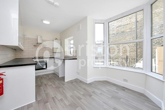 3 Bedroom Flat To Rent In Turnpike Lane, Harringay, N8