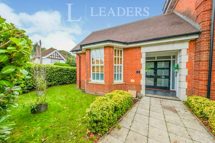 2 Bedroom Flat To Rent In Newsom Place, AL1