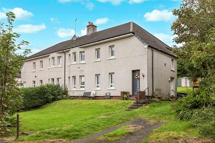 3 Bedroom Flat For Sale In Craw Place, Lochwinnoch, Renfrewshire, PA12