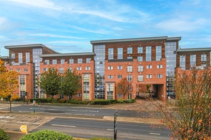 2 Bedroom Flat For Sale In The Pinnacle, Ings Road, Wakefield, WF1