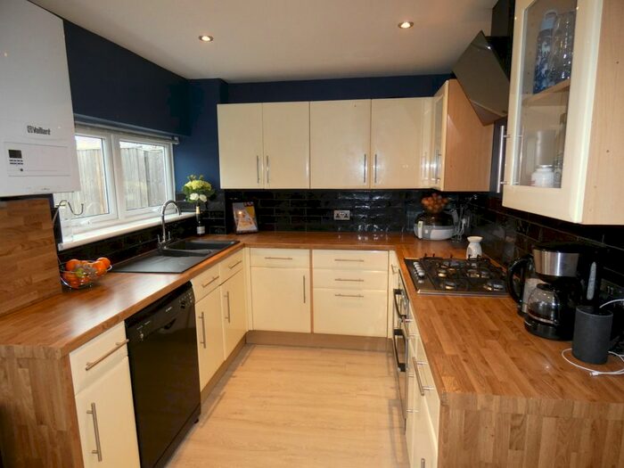 3 Bedroom Detached House To Rent In Earnley Road, Hayling Island, PO11