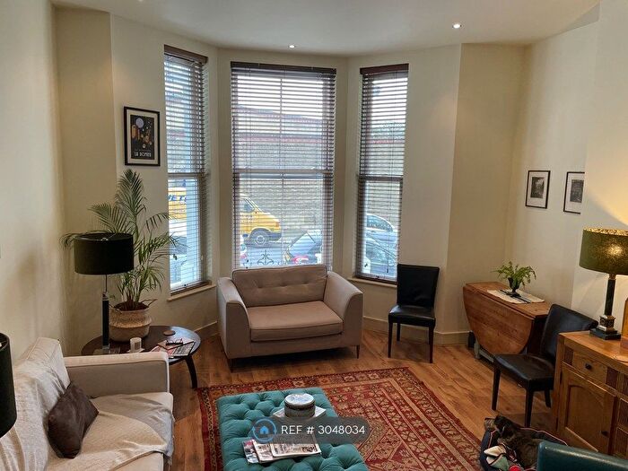 2 Bedroom Flat To Rent In Warrior Gardens, St. Leonards-On-Sea, TN37