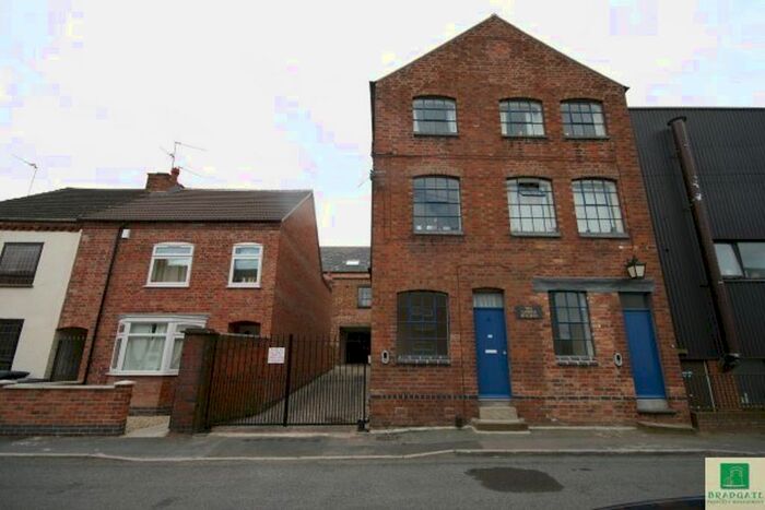 2 Bedroom Flat To Rent In New Street, Earl Shilton, Leics, LE9