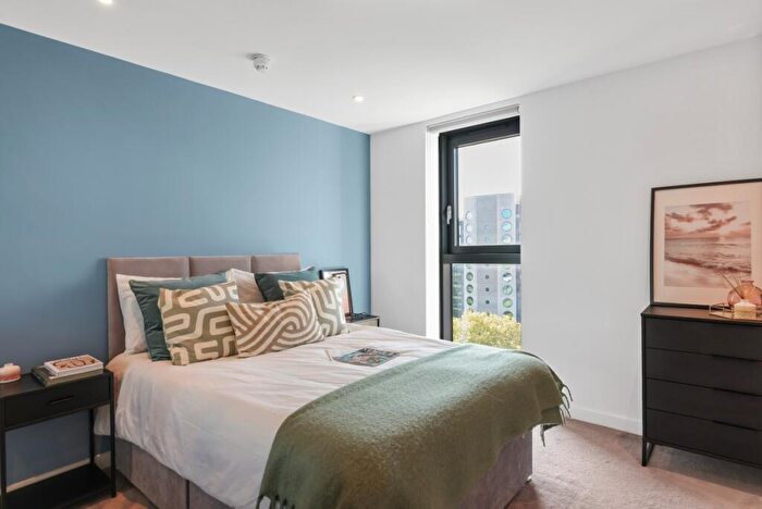 1 Bedroom Flat To Rent In Castle Park View, Castle Street, Bristol, BS2