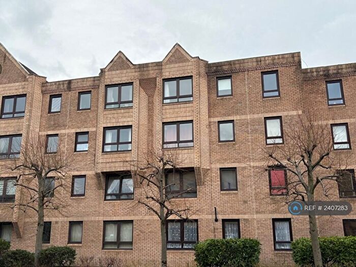 2 Bedroom Flat To Rent In Milnpark Gardens, Glasgow, G41