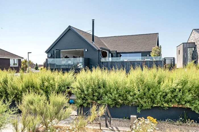 4 Bedroom Detached House For Sale In East Beach Road, Selsey, PO20