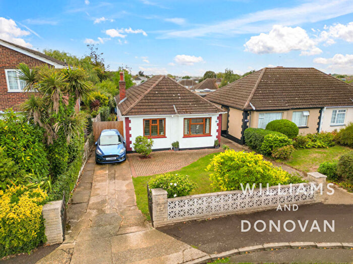 2 Bedroom Detached Bungalow For Sale In Cumberland Avenue, South Benfleet, SS7