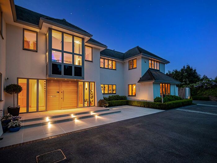 5 Bedroom Detached House For Sale In Thursley Road, Churt, GU10