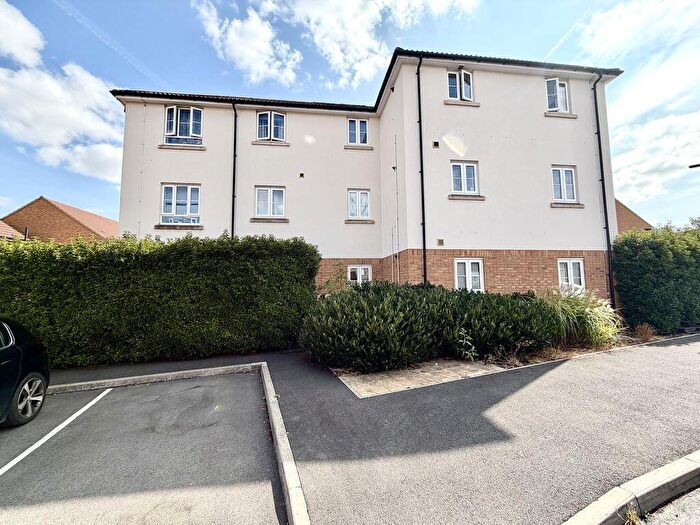 2 Bedroom Apartment For Sale In Woodroffe Square, Calne, SN11