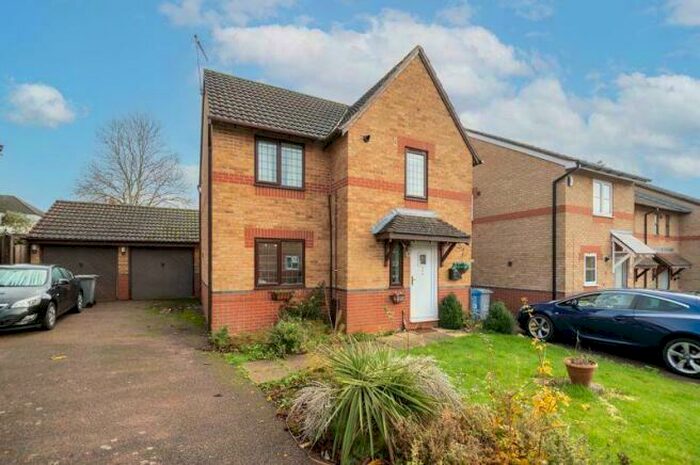 3 Bedroom House To Rent In Neuville Way, Desborough, Kettering, NN14