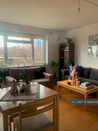 3 Bedroom Flat To Rent In Whitechapel, London, E1