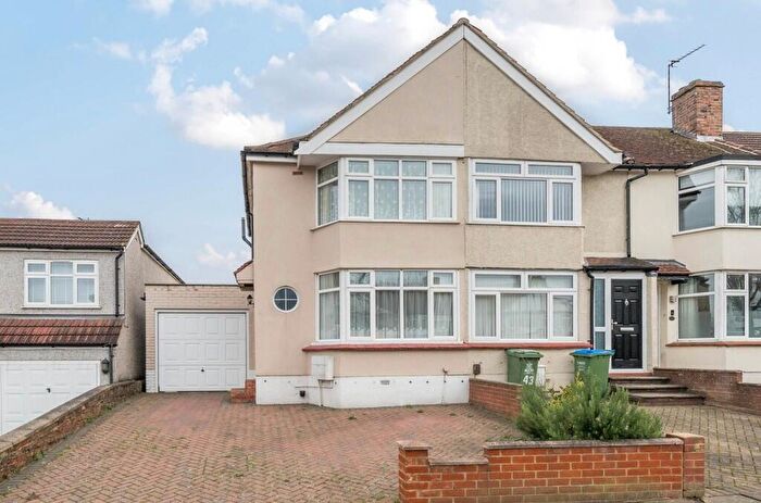 2 Bedroom End Of Terrace House For Sale In Harcourt Avenue, Sidcup, DA15
