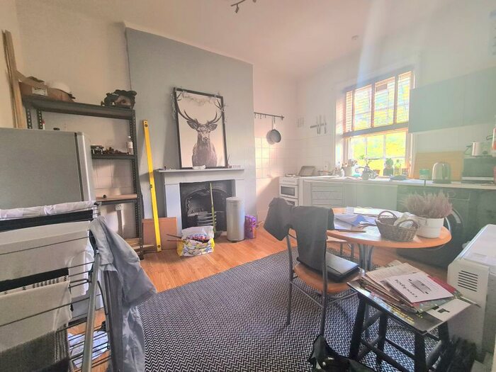 1 Bedroom Flat To Rent In Widmore Road, BR1