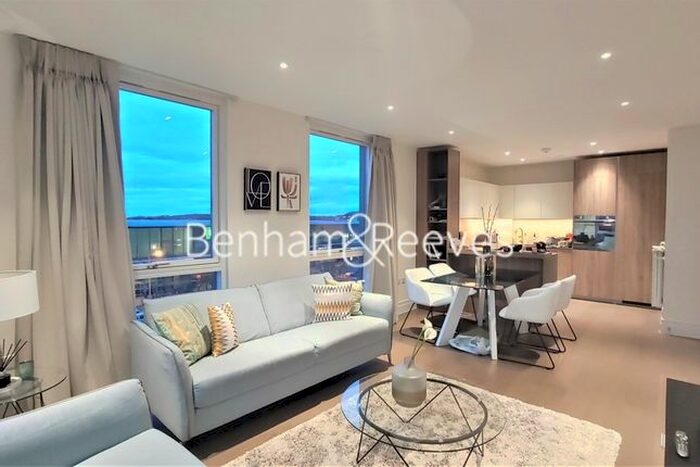 2 Bedroom Flat To Rent In Queenshurst Square, Kingston Upon Thames, KT2