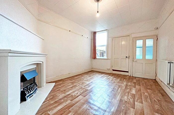 2 Bedroom Semi-Detached House For Sale In Kenilworth Road, Knowle, B93