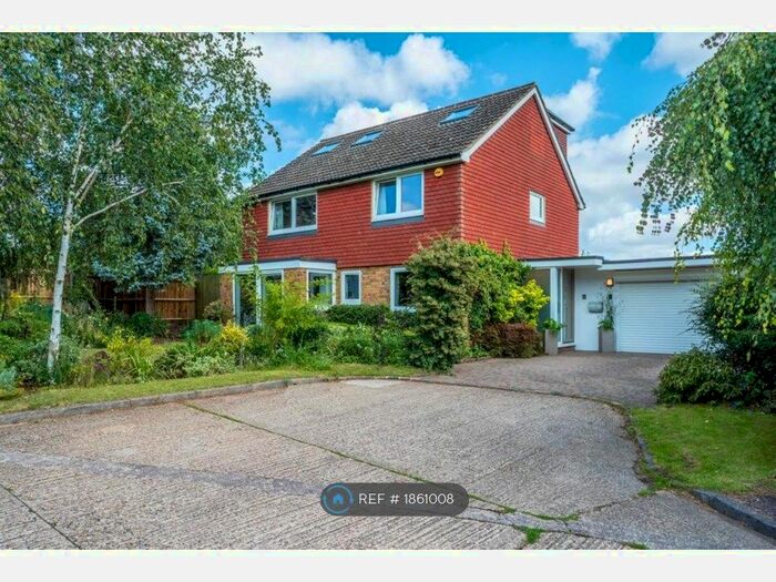 5 Bedroom Detached House To Rent In Bell Close, Knebworth, SG3