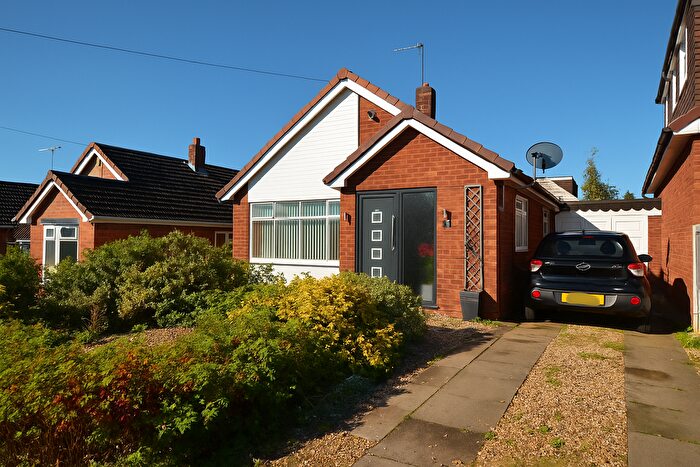 2 Bedroom Bungalow For Sale In Beaulieu Avenue, Kingswinford, Kingswinford, West Midlands, DY6