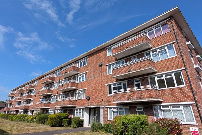 1 Bedroom Flat To Rent In Withewood Mansions, SO15