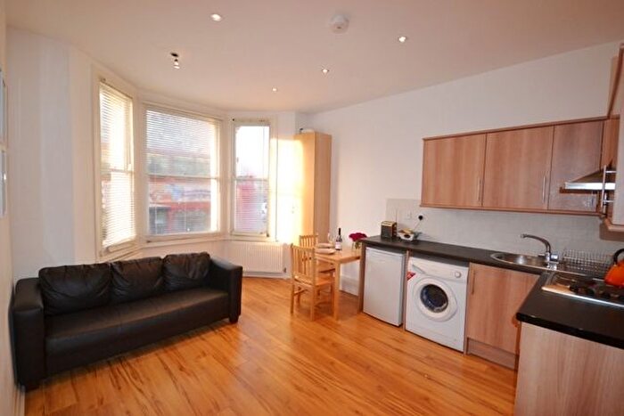 1 Bedroom Flat To Rent In Kilburn Park Road, London, NW6