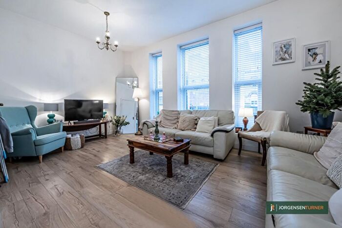 2 Bedroom Flat To Rent In Brondesbury Road, London, NW6